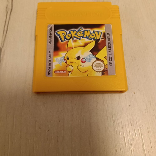 Nintendo Game Boy Pokemon Yellow game