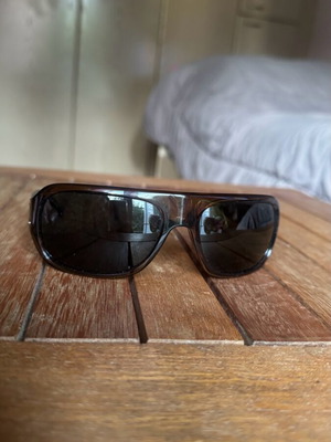 Burberry unisex sunglasses like new