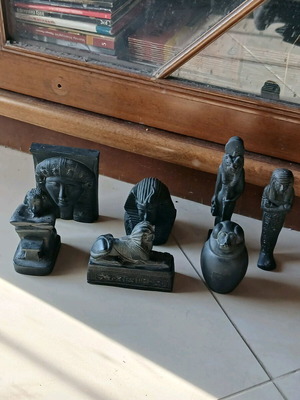 Aigyptiomania 7 figures like new