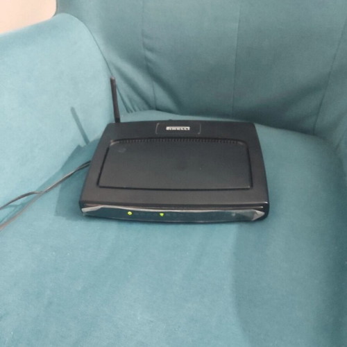 Pirelli router in very good condition with all accessories