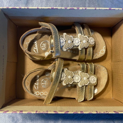 Clarks kids leather sandals No 24