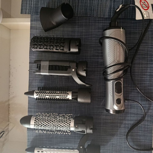 Electric hair brush 1000W with multiple styling attachments