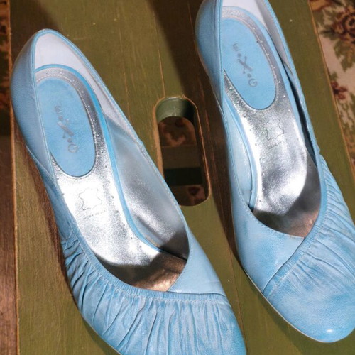 Blue pumps like new, size 39, 8 cm heel