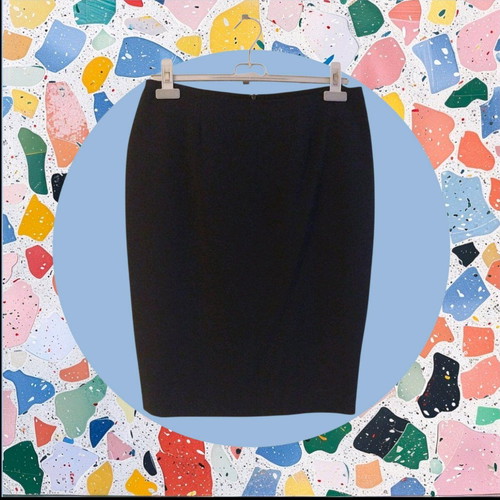 Mia pencil skirt black like new, size L