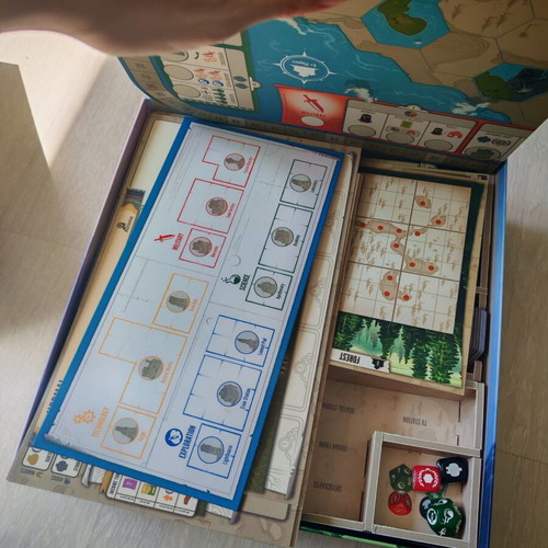 Tapestry board game like new with Folded Space insert