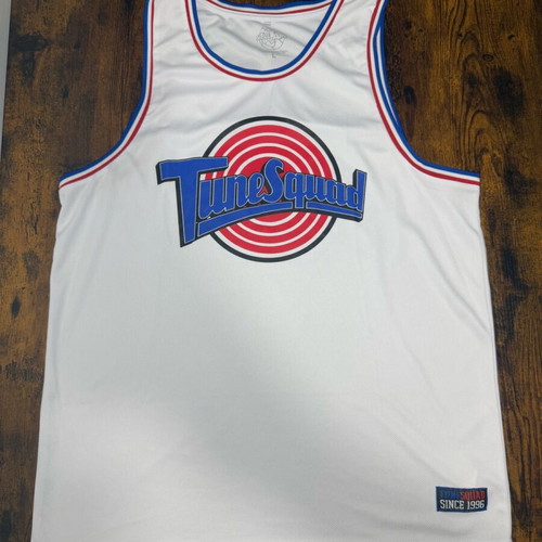 Space Jam Tune Squad Bugs Bunny shirt size Large like new