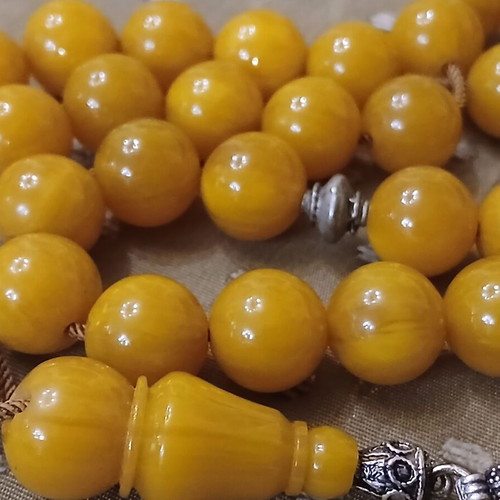 Bakelite Mastic Worry Beads used with vintage metal elements