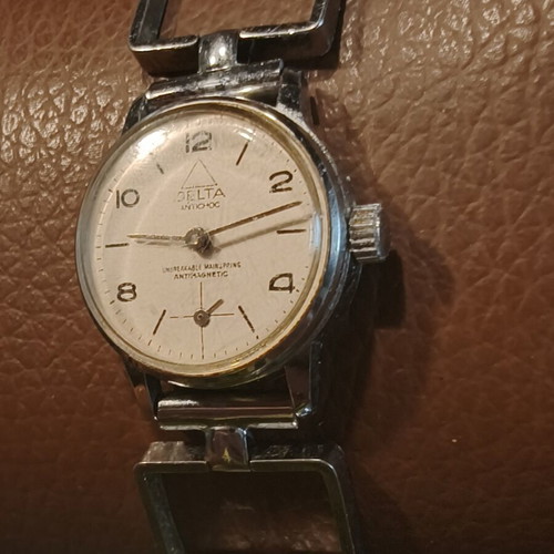 Delta Antichoc vintage mechanical hand-wind watch, women's