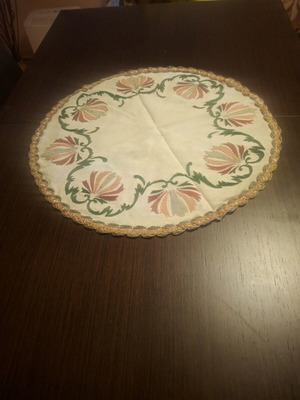 Small embroidered round table linen like new