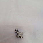 Cross pendant necklace