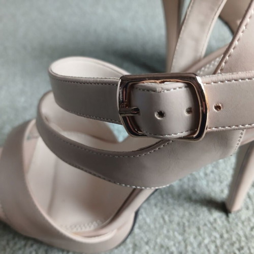 Migato nude platform sandals size 38 like new