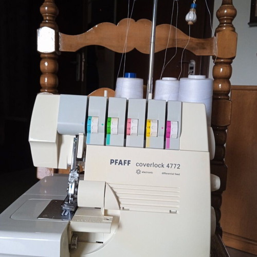Pfaff Coverlock 4772 serger used in excellent condition