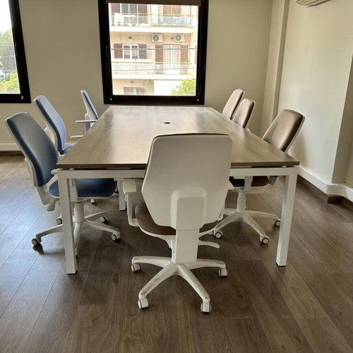 Desks for open space or meeting room like new, various sizes