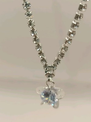 Jewelry set earrings with shiny diamond and stone necklace new