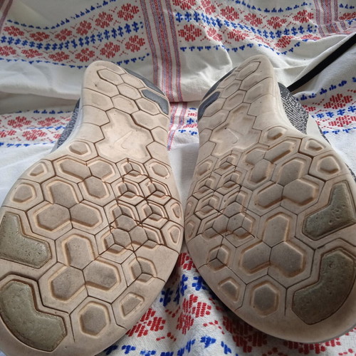 Nike athletic shoes size 40 used, black and grey