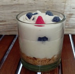 Κερί βάζο σχέδιο επιδόρπιο με berries και βανίλια 180γρ