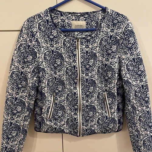 Sarah Lawrence Jacket 100% Viscose like new, white and blue, size small