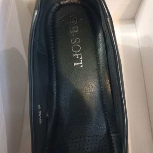 B-Soft black pumps like new, comfortable and elegant size 39