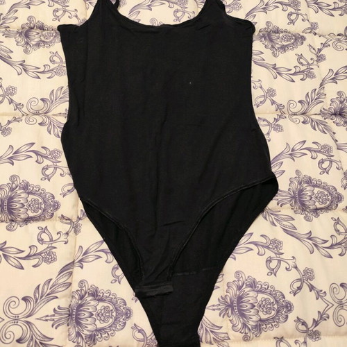 Black cotton bodysuits size M like new, pack of 5 pieces