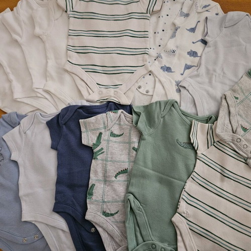 Baby bodysuits like new, pack of 15, 0-3 months