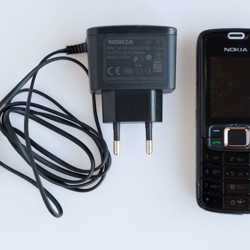 Nokia 3110c used with Greek menu, battery and charger