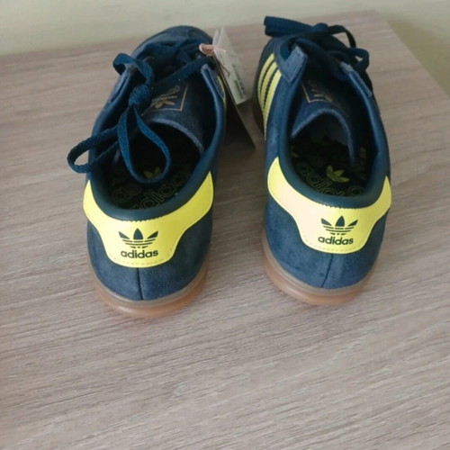 Adidas athletic shoes, size 38, blue