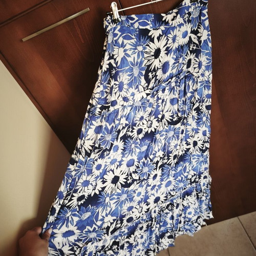 Blue Floral Skirt like new, size M 38 10