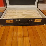 Vicko Serving Set Case like new