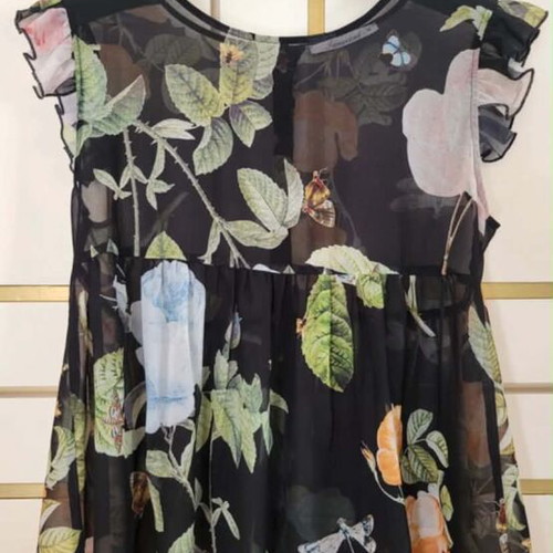 Innocent blouse size M like new
