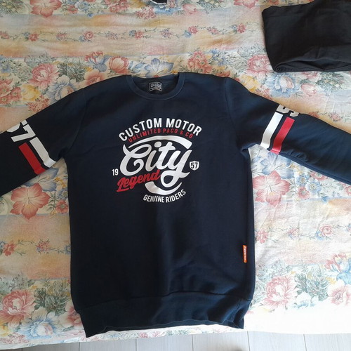 Men's clothes pack like new, medium and large sizes, colorful