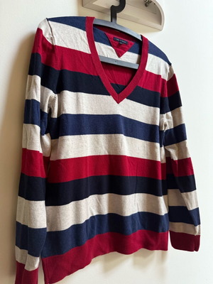 Tommy Hilfiger women's striped V-neck sweater used, XL