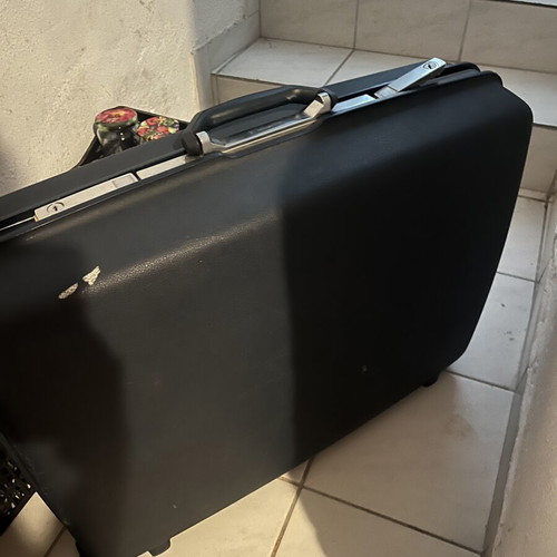 Samsonite large suitcase like new, blue, hard shell with wheels