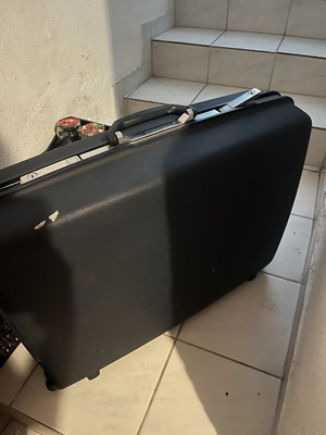 Samsonite голям куфар като нов, син, твърд с колелца