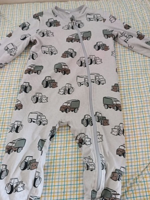 Sleeping bag used for 4-5 years old, slim fit