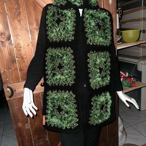 Handmade knitted scarf new with granny squares in black and green