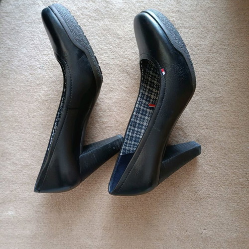 Tommy Hilfiger women's pumps like new, size 40, blue