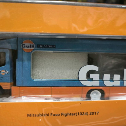 Mitsubishi Fuso Transporter Gulf 1:64 toy car new