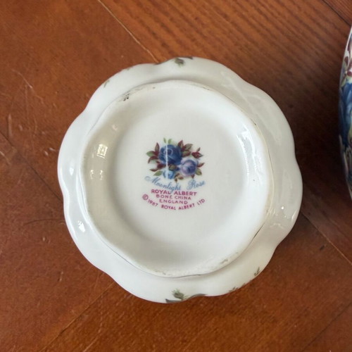 Royal Albert Moonlight Rose in like new condition, vase 18 cm, plate 12 cm, bowl 9 cm