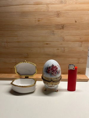 Set of 2 decorative items like new