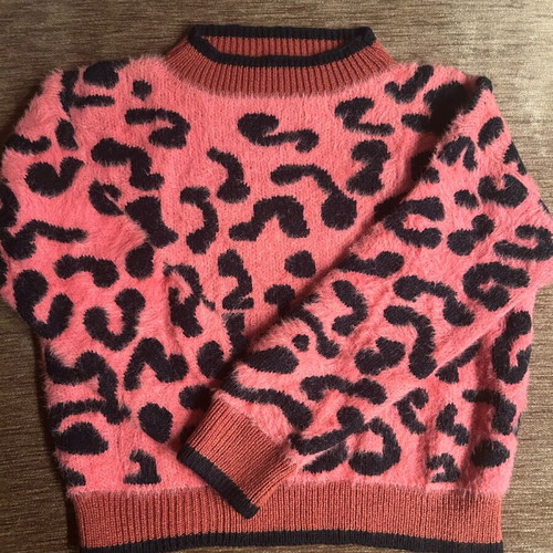 Knitted sweater with animal print like new, one size