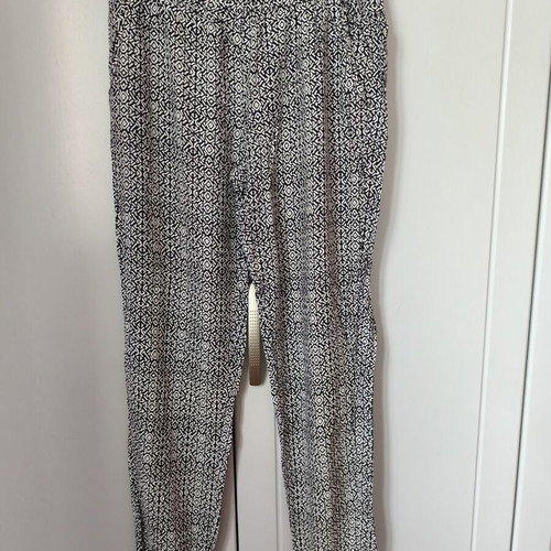Tally Weijl salvari pants like new, black and white, size M