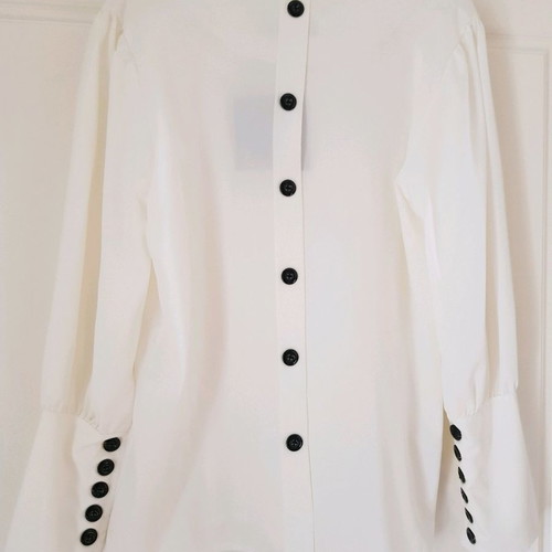 Shirt with buttons on the back new, white