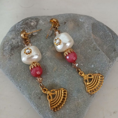 Earrings with pearls, semi-precious stones and Swarovski crystals new