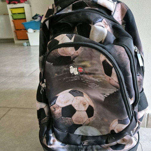 Bag with wheels for boys like new, practical for school and travel