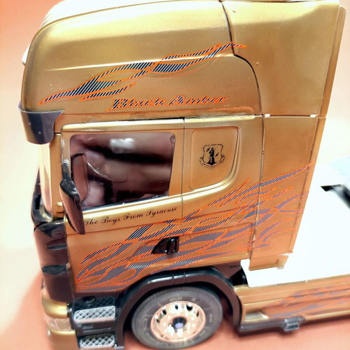 Scania R730 plastic model 1/24 new