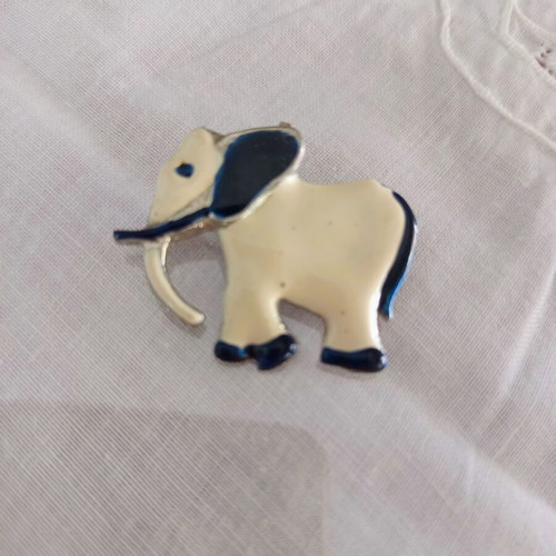 Vintage elephant brooch used, white and blue enamel