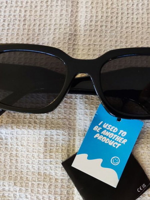 Solo-Solis NDL6378 sunglasses new, black rectangular frame