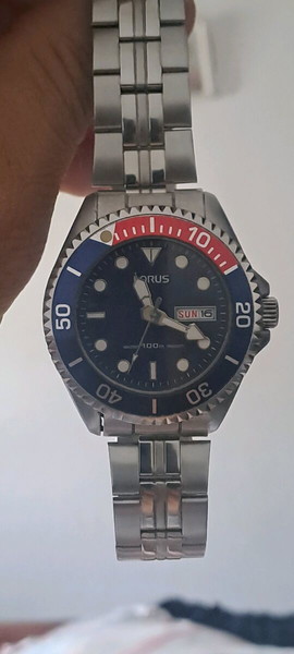 Lorus 10 bar.. αυθεντικό