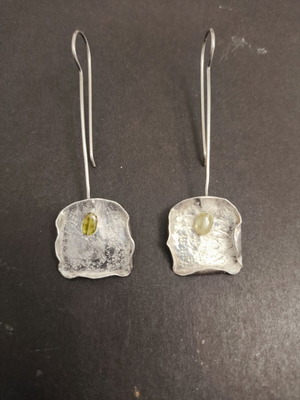 Silver 925 handmade earrings with peridot like new