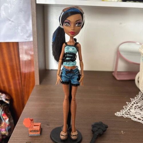 Monster High doll like new